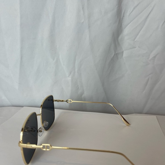 Gold Square Sunglasses - Picture 4 of 7